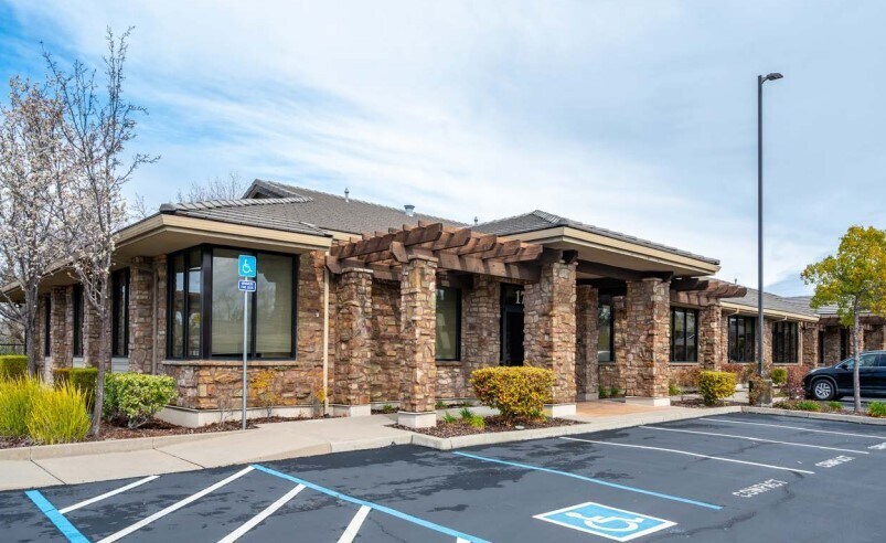 Primary Photo Of 1739 Creekside Dr, Folsom Medical For Lease