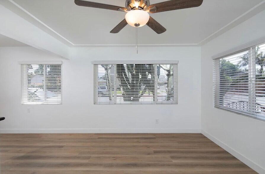 More Photos Of 2104-2110 Bacon St, San Diego Apartments For Sale