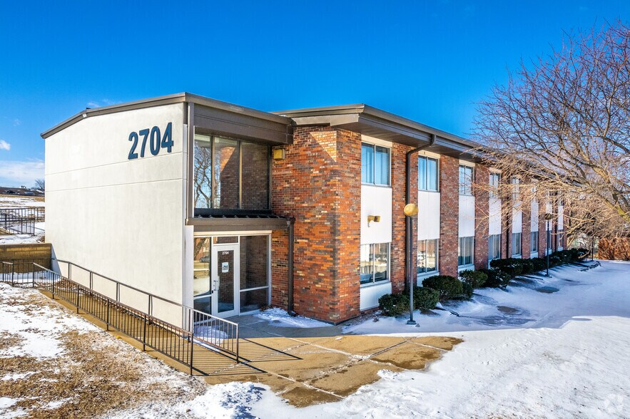 Primary Photo Of 2690 Fleur Dr, Des Moines Office For Lease