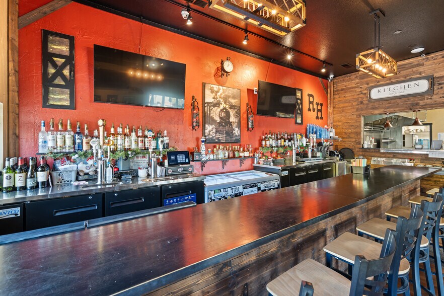 More Photos Of 401 Oak St, Brookings Specialty For Sale