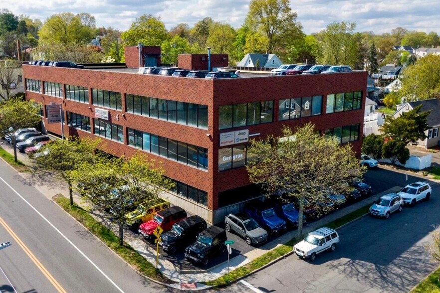 More Photos Of 430 Tunxis Hill Rd, Fairfield Warehouse For Sale