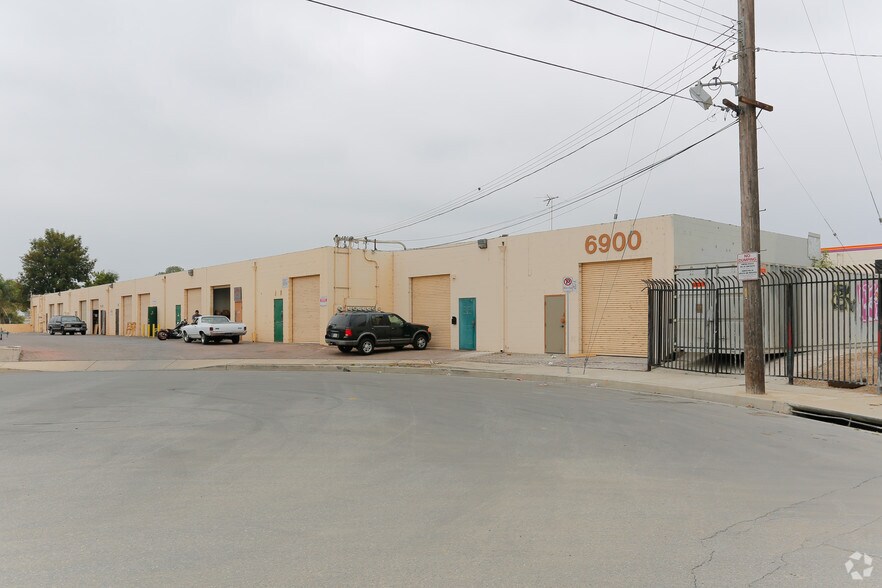 Primary Photo Of 6900 Deering Ave, Canoga Park Service For Lease