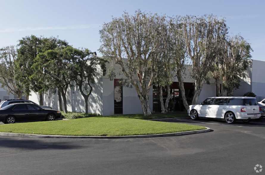 More Photos Of 569 Mercury Ln, Brea Warehouse For Sale