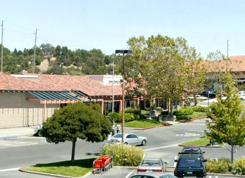 More Photos Of 1511-1611 Sycamore Ave, Hercules Unknown For Lease