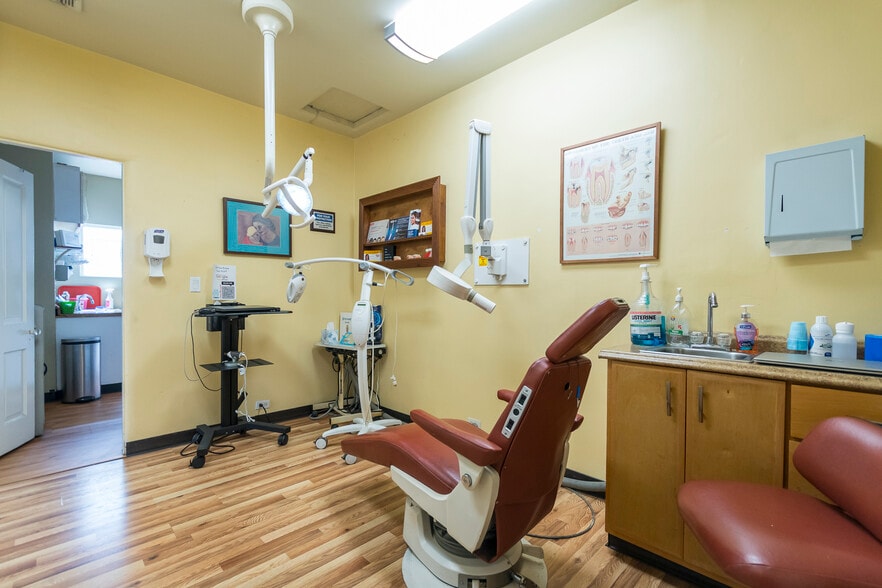 More Photos Of 3015 W 85th St, Inglewood Medical For Sale