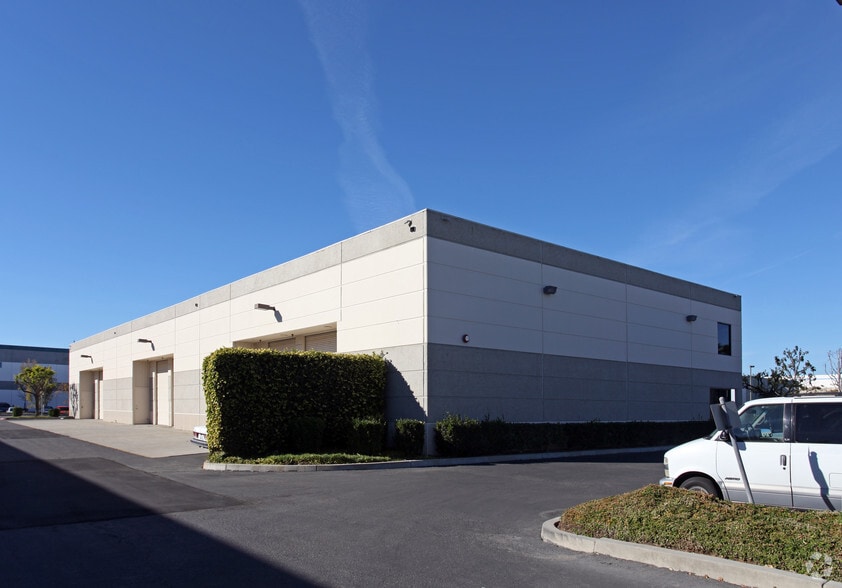 More Photos Of 2360 E Sturgis Rd, Oxnard Warehouse For Sale