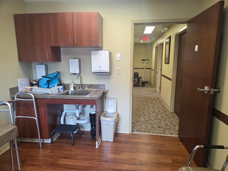 More Photos Of 90 N Claude a Lord Blvd, Pottsville Storefront Retail Office For Sale