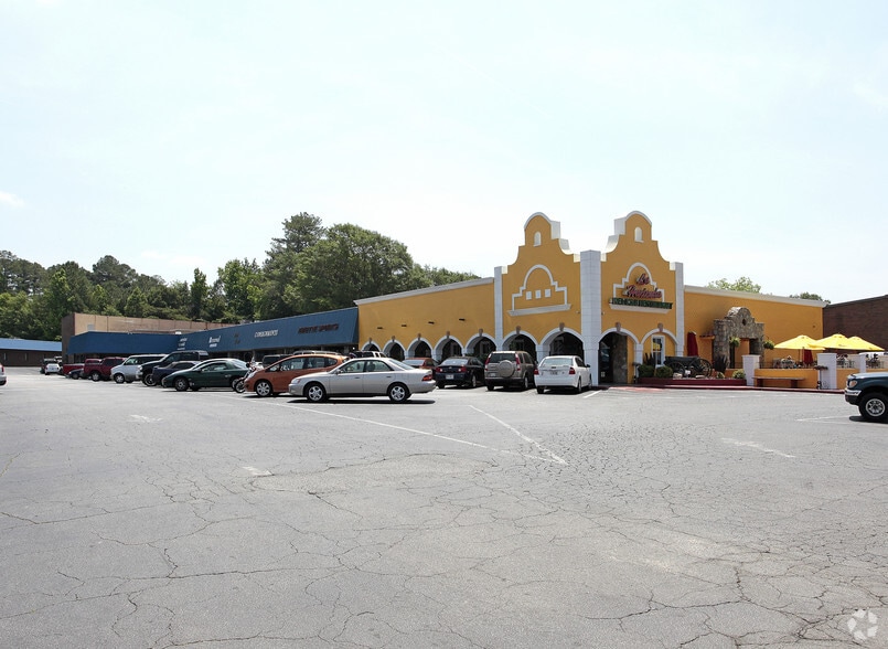 More Photos Of 365-409 Fayette Pl, Fayetteville General Retail For Lease