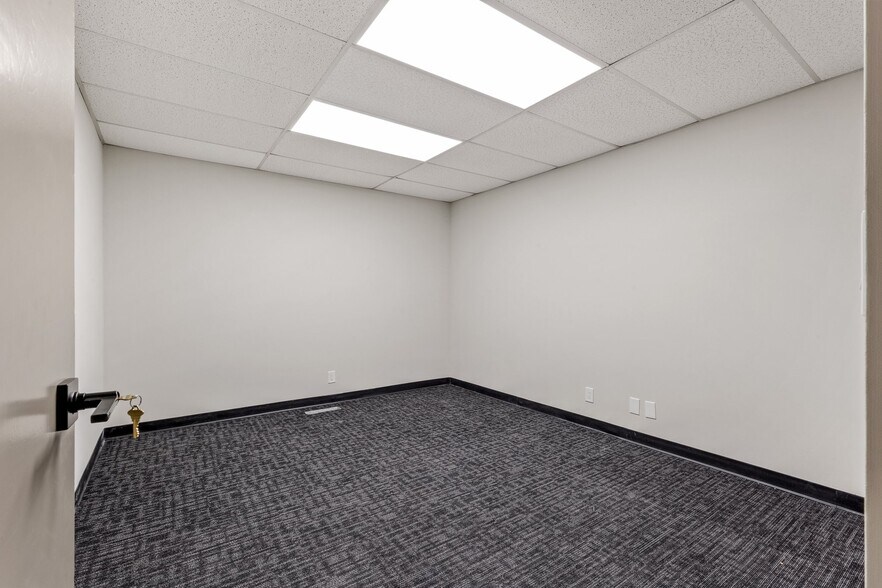 More Photos Of 1515 S Boulder Ave, Tulsa Office For Lease