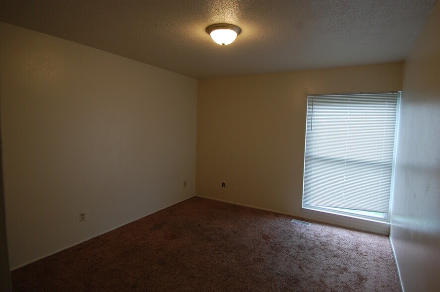 More Photos Of 1100 Arthur St, Iowa City Apartments For Sale