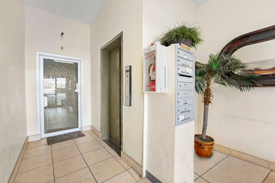 More Photos Of 347 E Weber Ave, Stockton Loft Creative Space For Sale