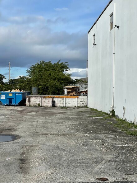 More Photos Of 4301 NW 35th Ave, Miami Warehouse For Lease