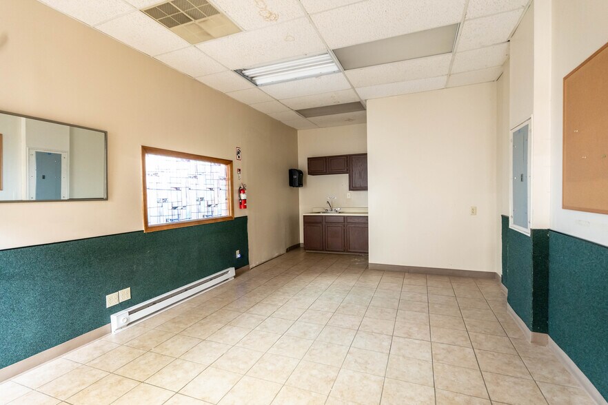 More Photos Of 11813 W 77th St, Lenexa Office For Sale