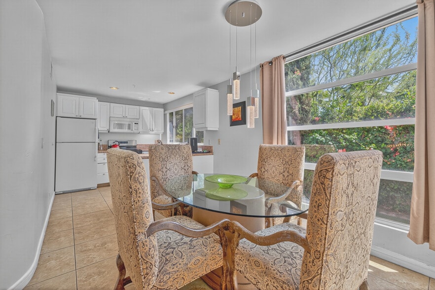 More Photos Of 67590 Jones Rd, Cathedral City Hotel For Sale