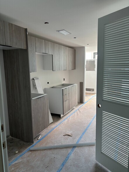 More Photos Of 2233 Hollywood Blvd, Hollywood Apartments For Lease