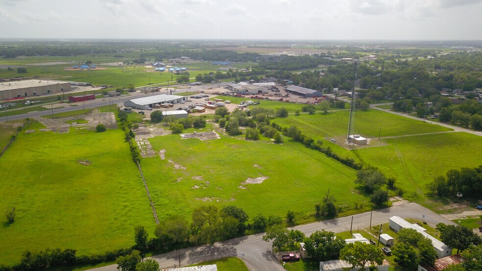 More Photos Of 2608 PlainView St, Victoria Land For Sale