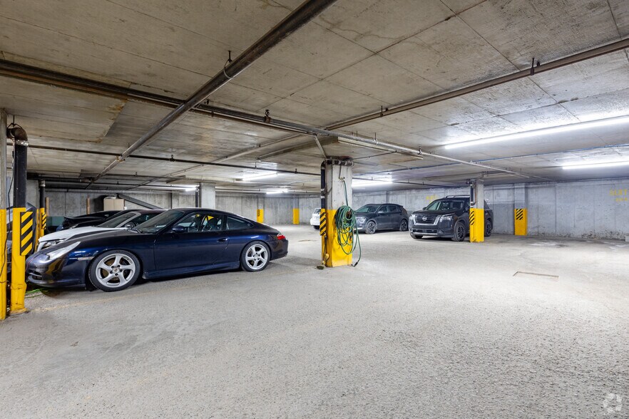 More Photos Of 50 Rue Saint-Charles O, Longueuil Medical For Lease