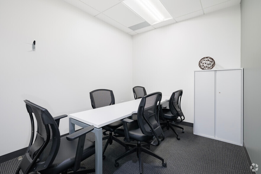 More Photos Of 1020 Rue Bouvier, Québec Coworking Space