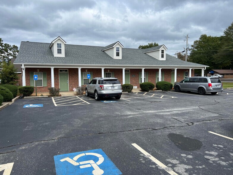 More Photos Of 679 Hospital Rd, Commerce Medical For Lease