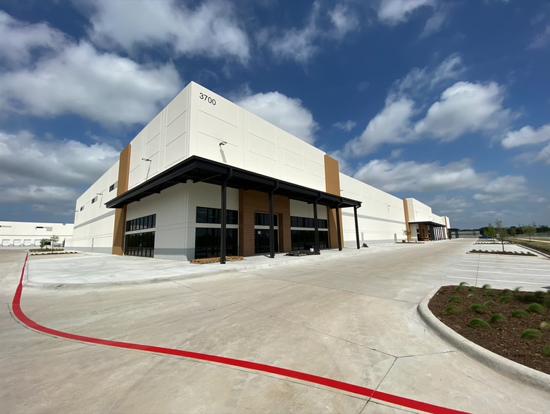 Primary Photo Of 3700 Almeda St, Fort Worth Unknown For Lease