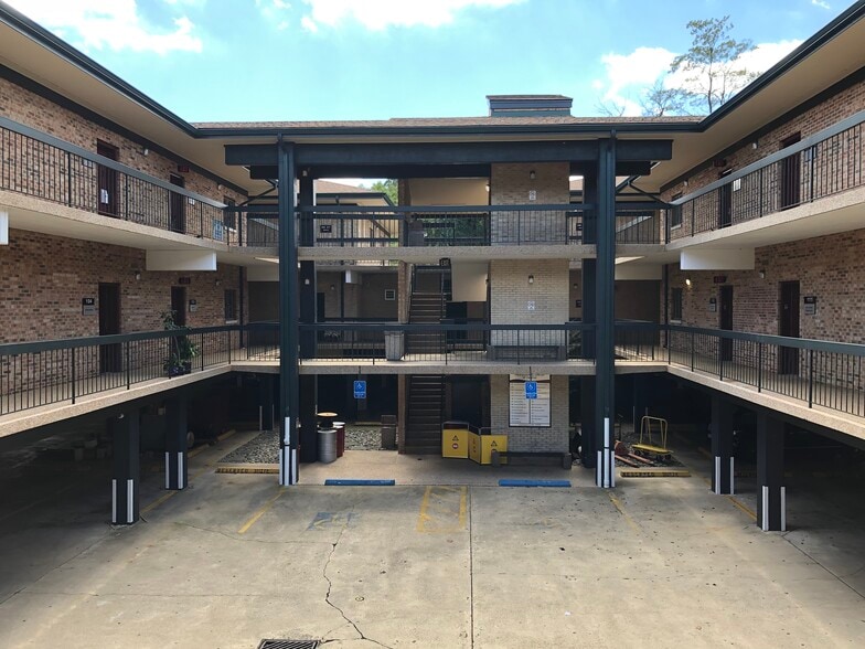 More Photos Of 10875 Main St, Fairfax Medical For Sale