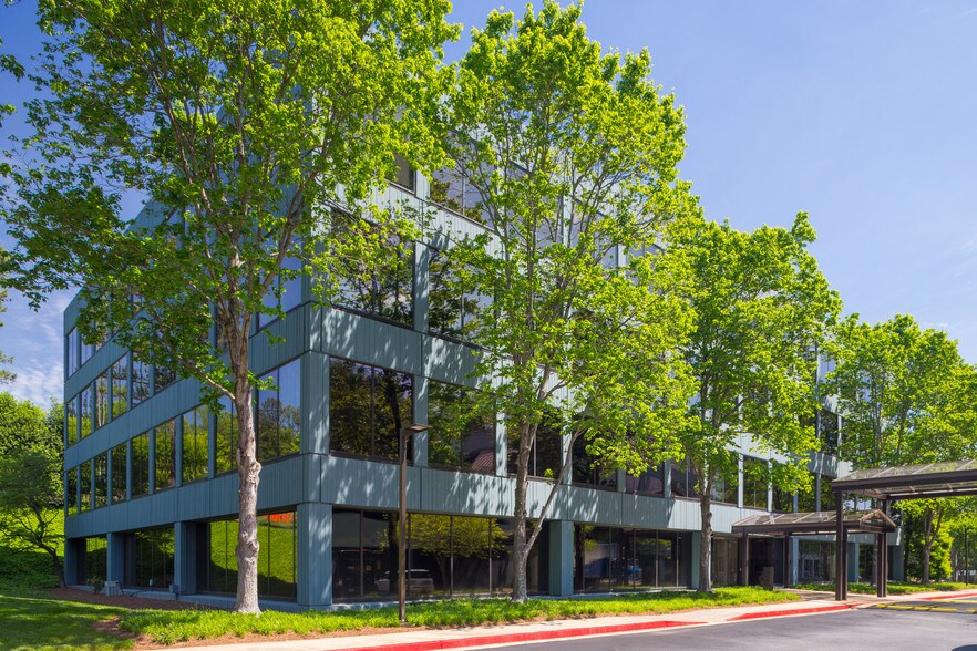 More Photos Of 2100 Powers Ferry Rd SE, Atlanta Unknown For Lease