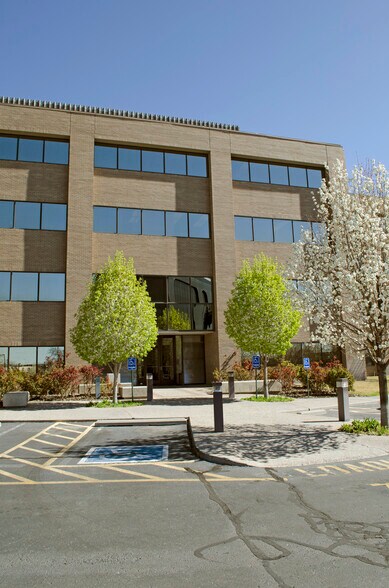 More Photos Of 6200 Uptown Blvd NE, Albuquerque Office For Lease