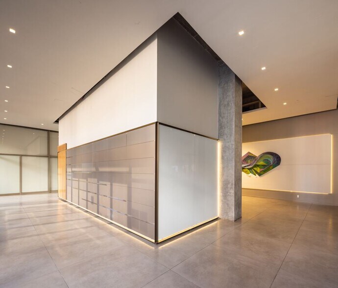 More Photos Of 1200 Wilshire Blvd, Los Angeles Office For Lease