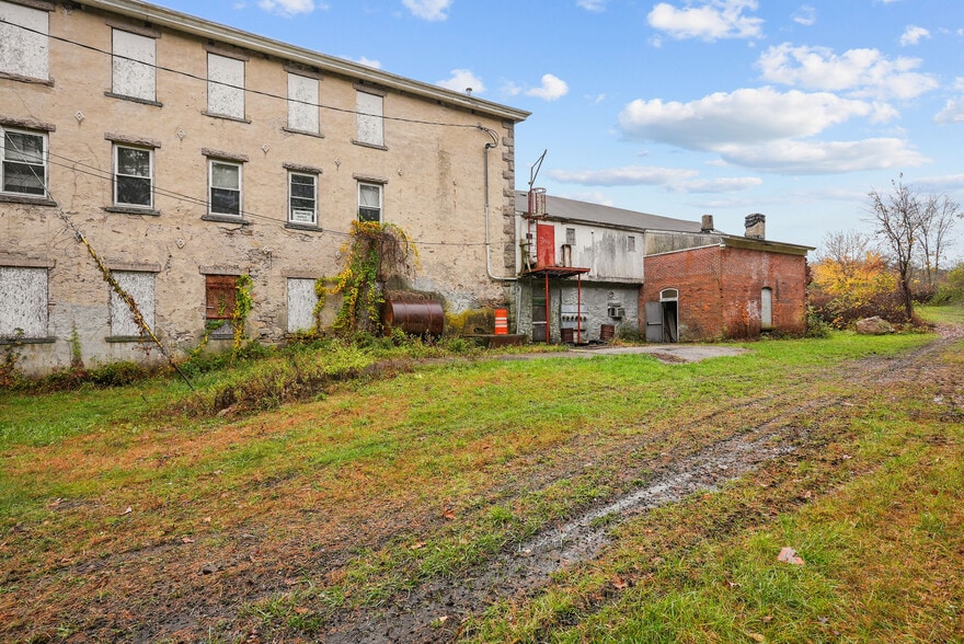 More Photos Of 45 Old Flat River, Coventry Manufacturing For Sale