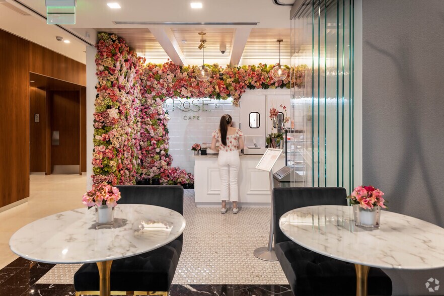 More Photos Of 16690 Collins Ave, Sunny Isles Beach Office For Lease