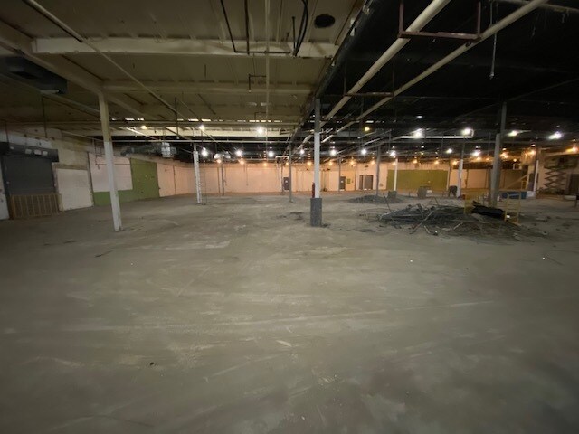 More Photos Of 209 Mclean Blvd, Paterson Manufacturing For Lease