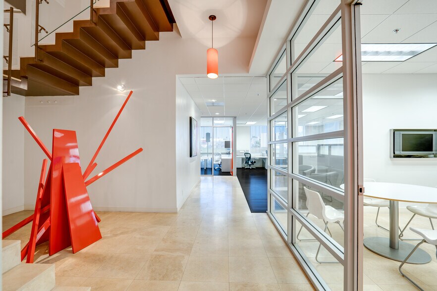More Photos Of 10145 Via De La Amistad, San Diego Loft Creative Space For Sale