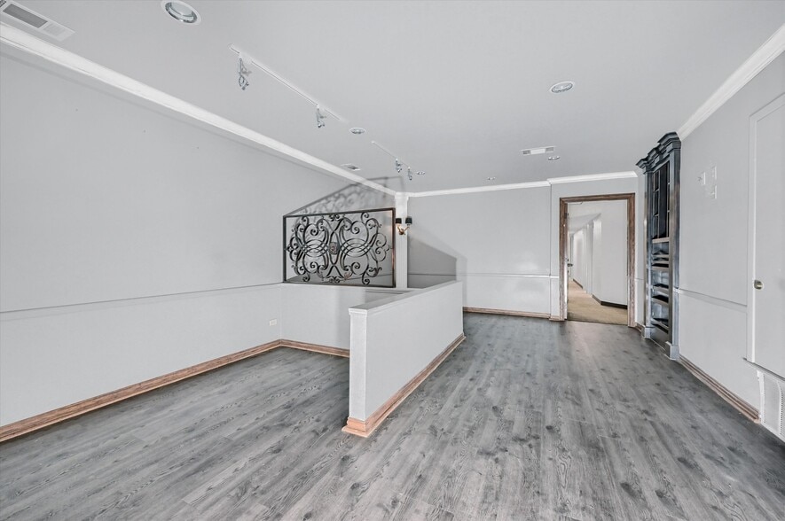 More Photos Of 815 Pecan Grove Rd E, Sherman Medical For Sale