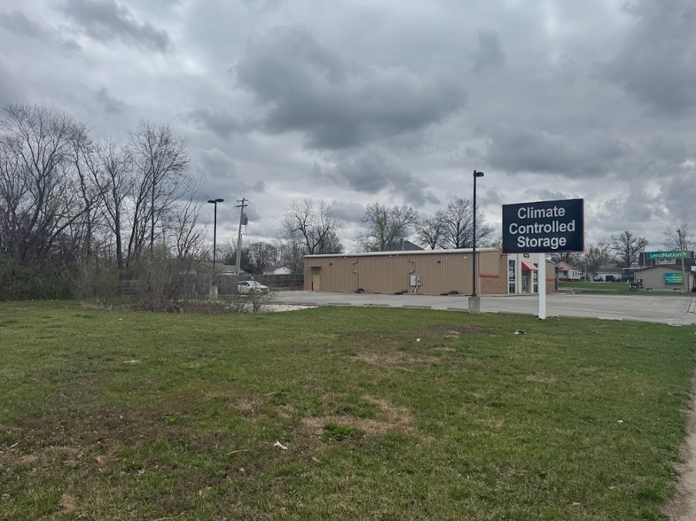 More Photos Of 620 N Morley St, Moberly Self Storage For Sale