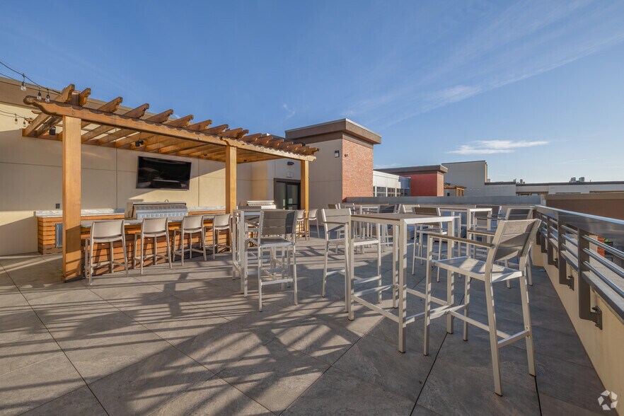 More Photos Of 441-447 Washington Ave, North Haven Apartments For Lease