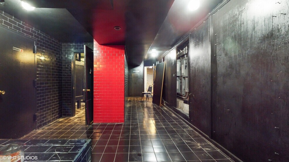 More Photos Of 2500 N Ashland Ave, Chicago Restaurant For Lease