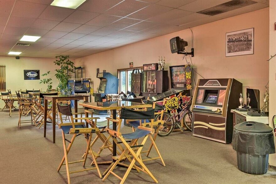 More Photos Of 132 Monadnock Hwy, Keene Storefront For Sale