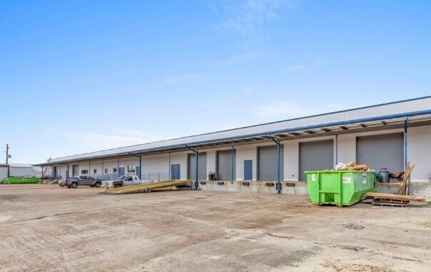More Photos Of 2925 Industrial Ave, Lake Charles Distribution For Sale