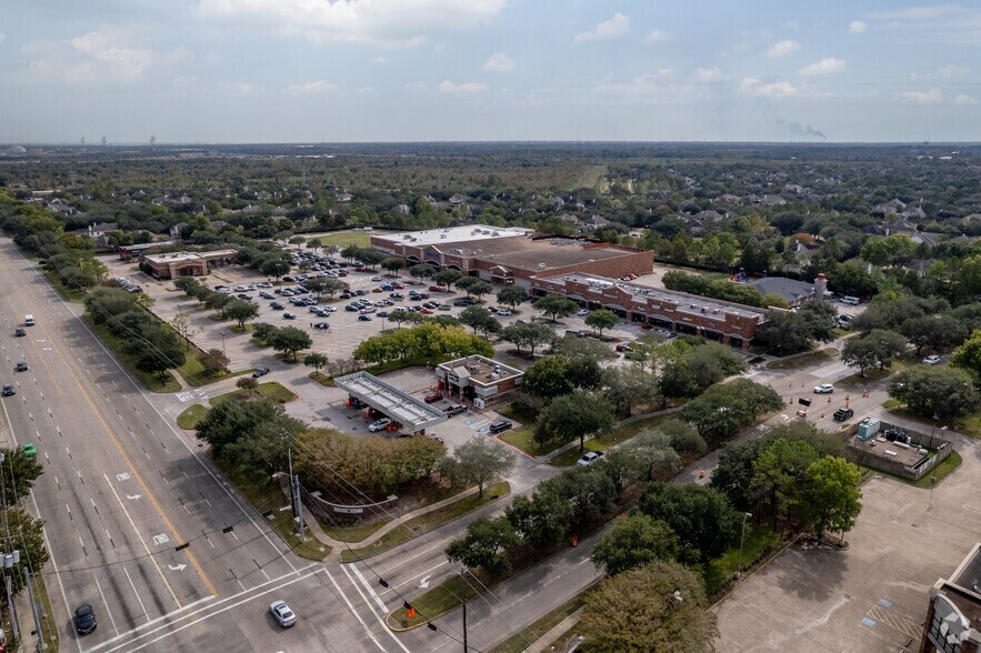 More Photos Of 3125-3141 FM-528, Webster Unknown For Lease