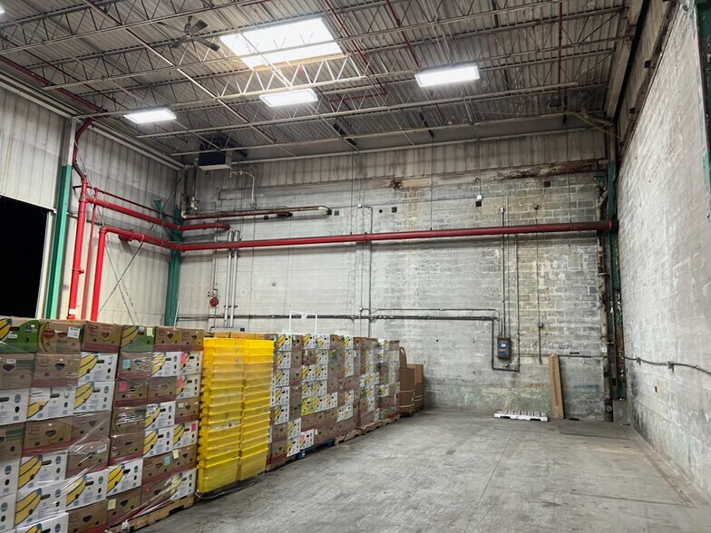 More Photos Of 1600 Wabash Ave, Fort Wayne Distribution For Lease