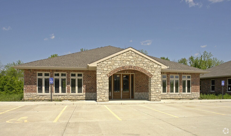 Primary Photo Of 223 Creekside Office Dr, Wentzville Office For Lease