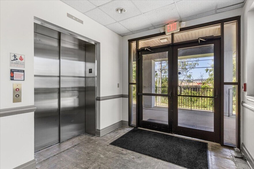 More Photos Of 1 Radar Way, Tinton Falls Office For Lease
