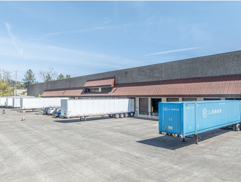 More Photos Of 12100 SE Jennifer St, Clackamas Distribution For Lease