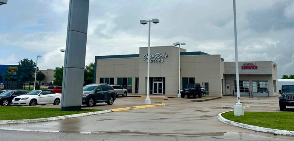 Primary Photo Of 220 Holiday Dr, Ardmore Auto Dealership For Sale