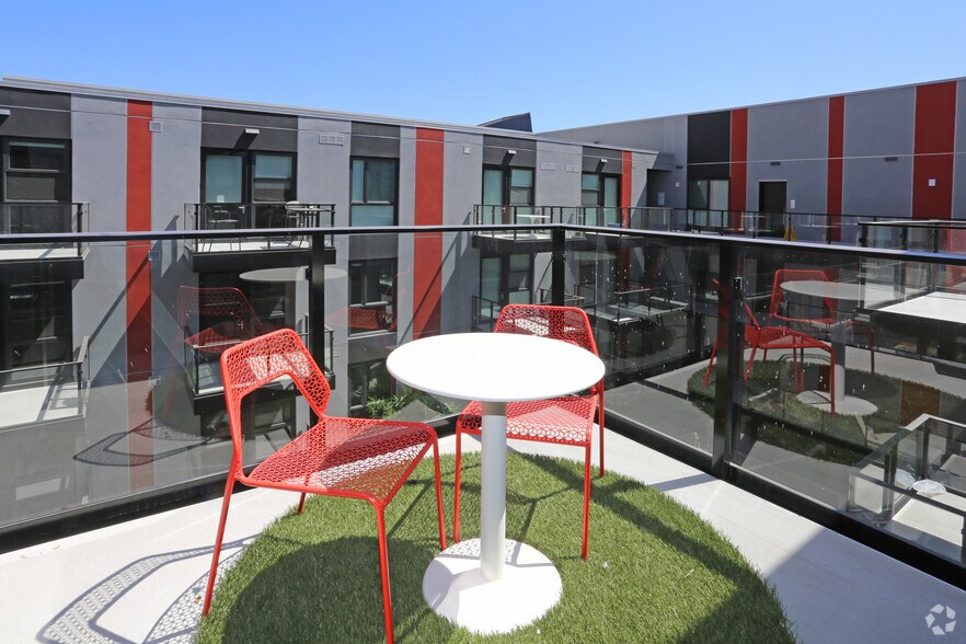 More Photos Of 1501 Island Ave, San Diego Apartments For Lease