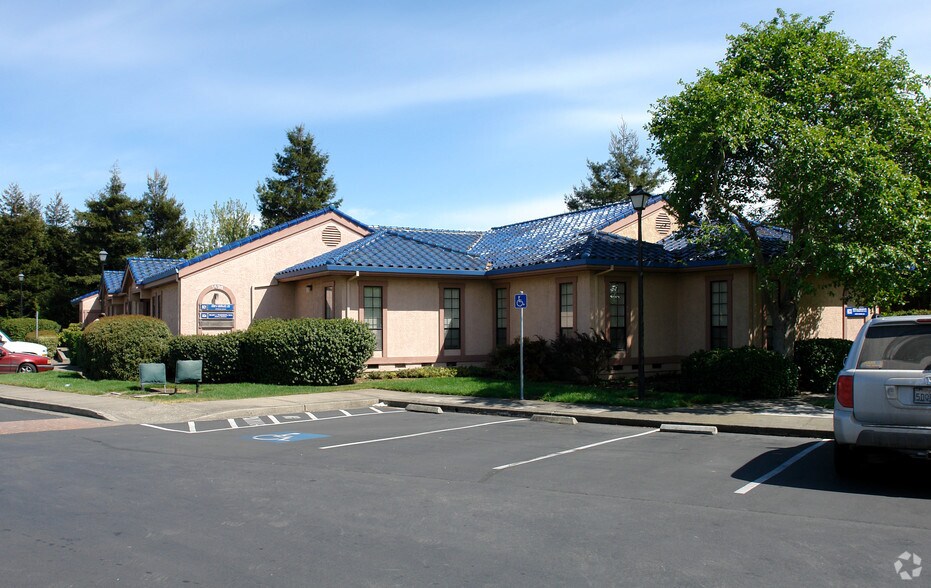 More Photos Of 1496 Professional Dr, Petaluma Medical For Lease