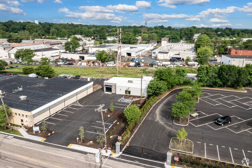 More Photos Of 1123 Ivy Hill Rd, Philadelphia Warehouse For Lease