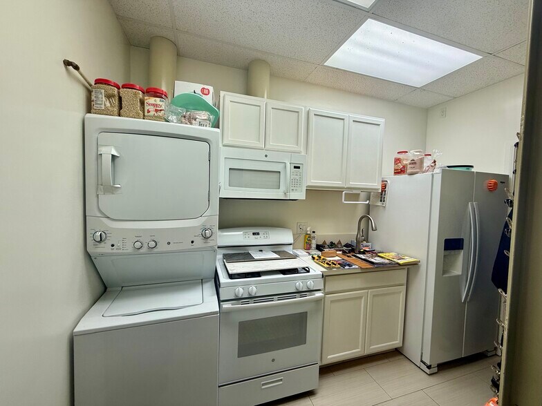 More Photos Of 2113 Border Ave, Torrance Flex For Sale