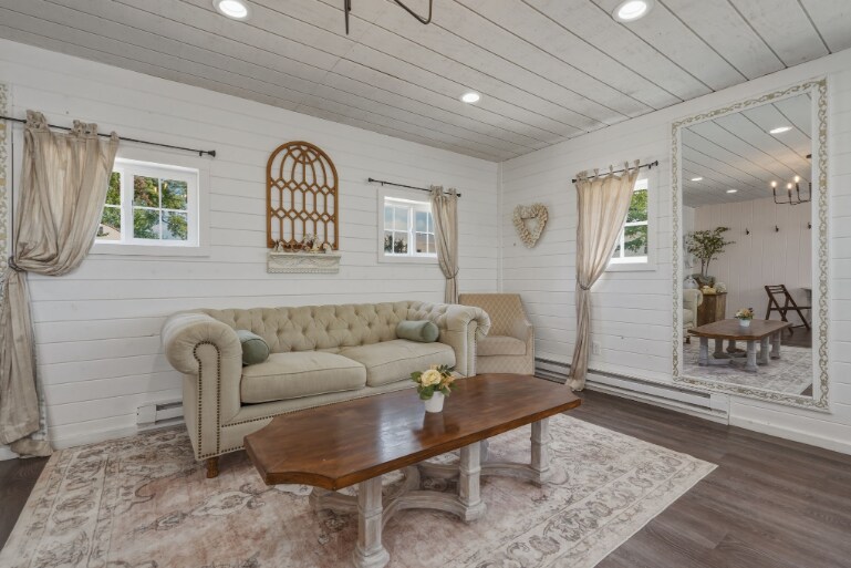 More Photos Of 1713 165th St, Manchester Specialty For Sale