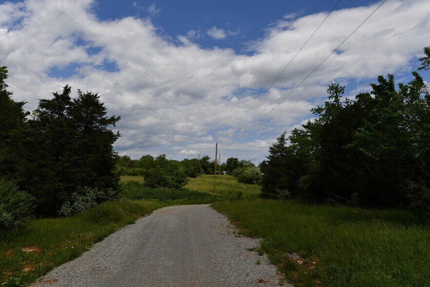 More Photos Of 1070 Wadesville Rd, Berryville Light Manufacturing For Sale